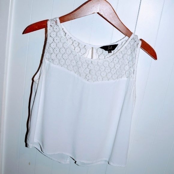 Super cute top - Picture 3 of 4